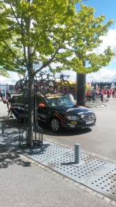 Car with extra bikes